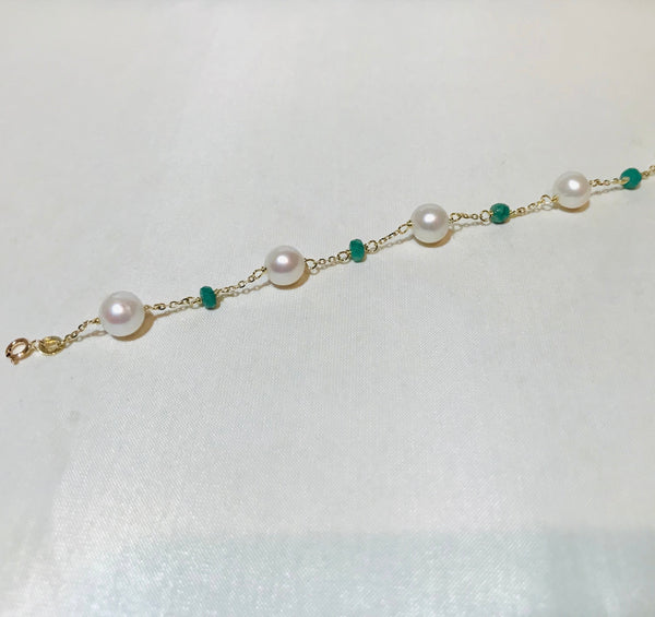Pearl Bracelet with emeralds