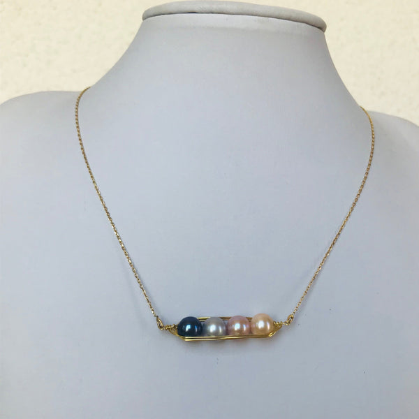 Four pearls necklace