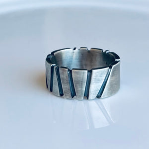 The Maze Ring