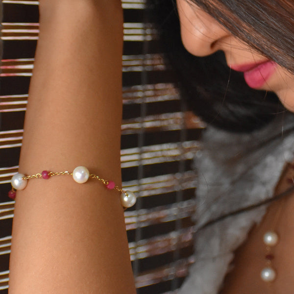 Pearl Bracelet with Rubies