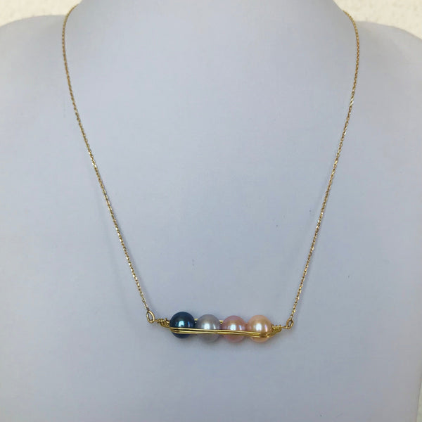 Four pearls necklace