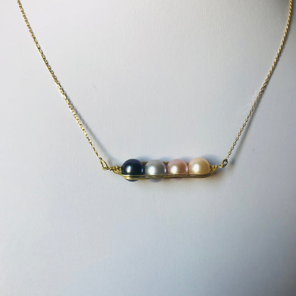 Four pearls necklace