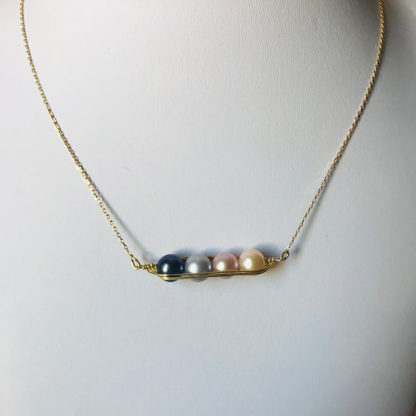 Four pearls necklace