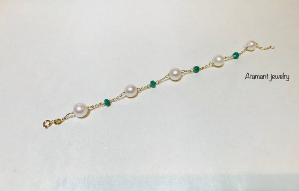 Pearl Bracelet with emeralds