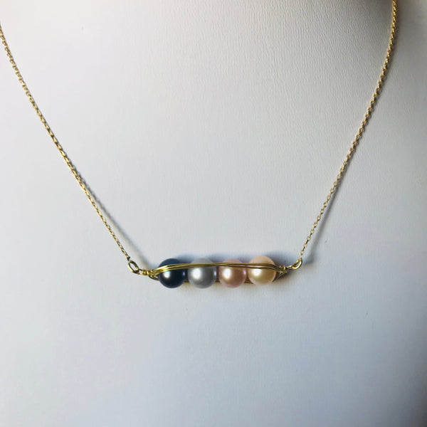 Four pearls necklace