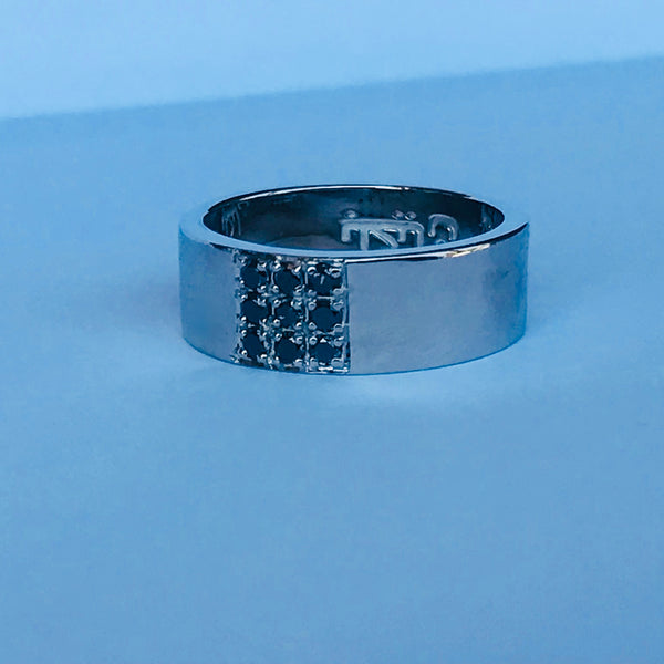 Unisex with Black Diamond