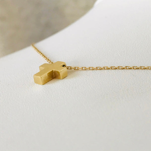 Classic Cross necklace