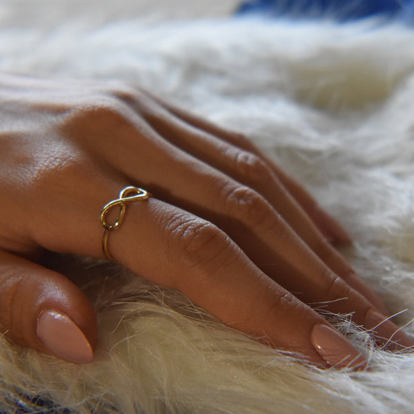 Infinity ring