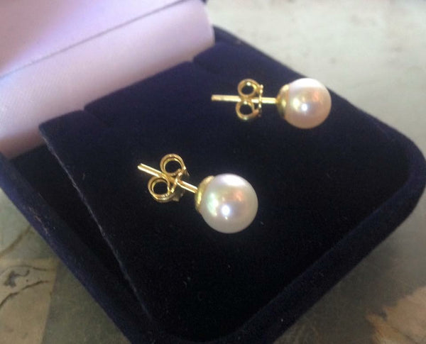 Pearl earrings