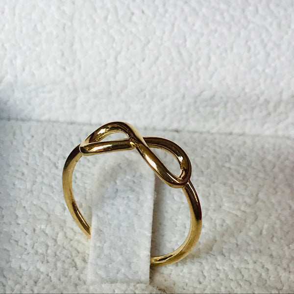 Infinity ring