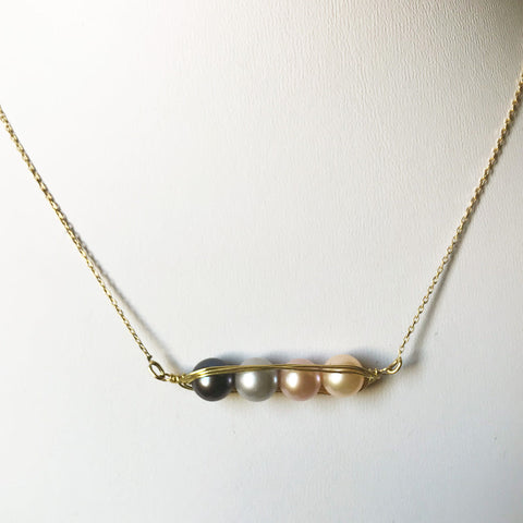 Four pearls necklace