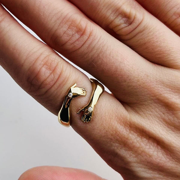 Hug Ring Diamonds
