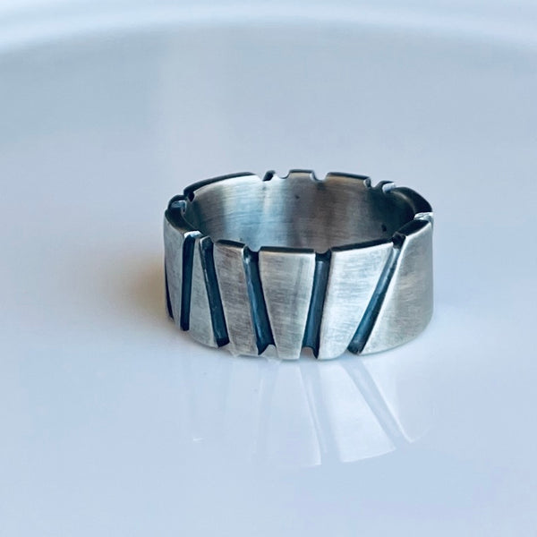 The Maze Ring