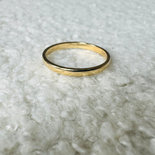 Simple wedding ring