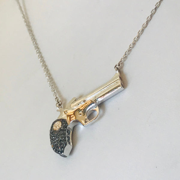 Gunshaped necklace 2