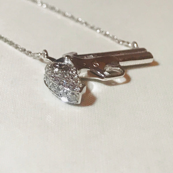 Gunshaped necklace 3