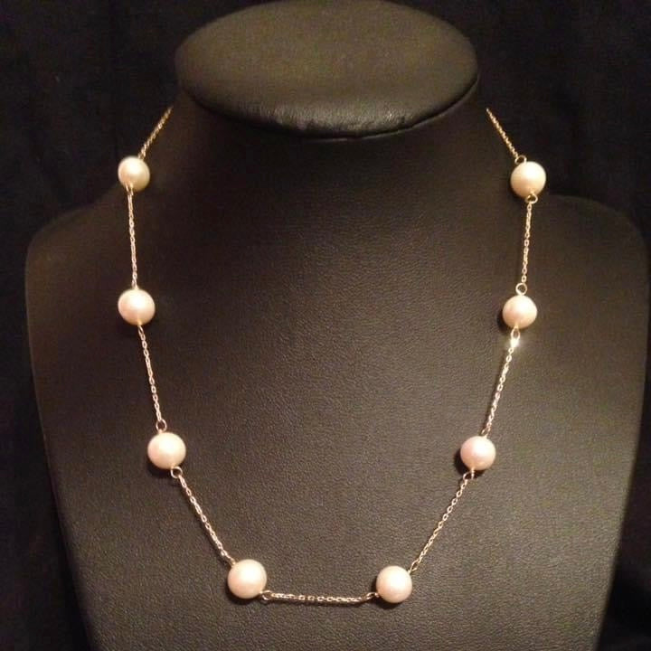 Classic Pearl Necklace