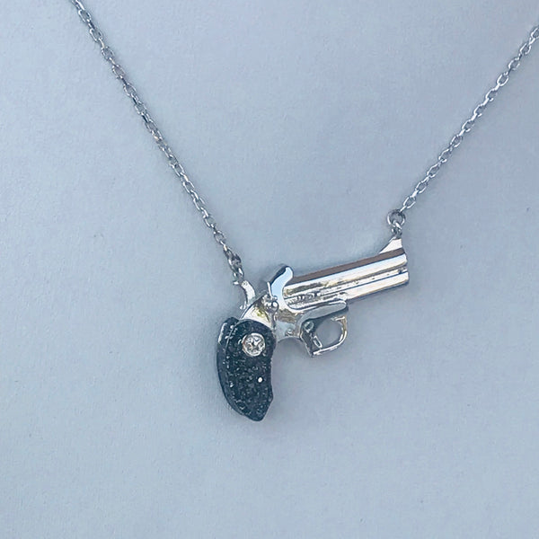 Gunshaped necklace 2