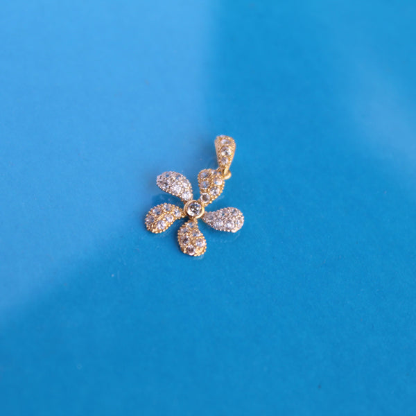 Daisy Pendant