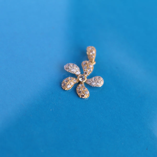 Daisy Pendant